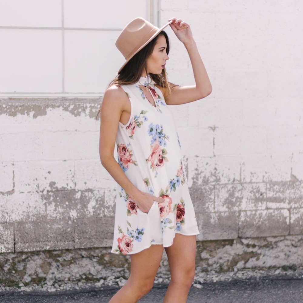 ViciCollection White Floral Dress
